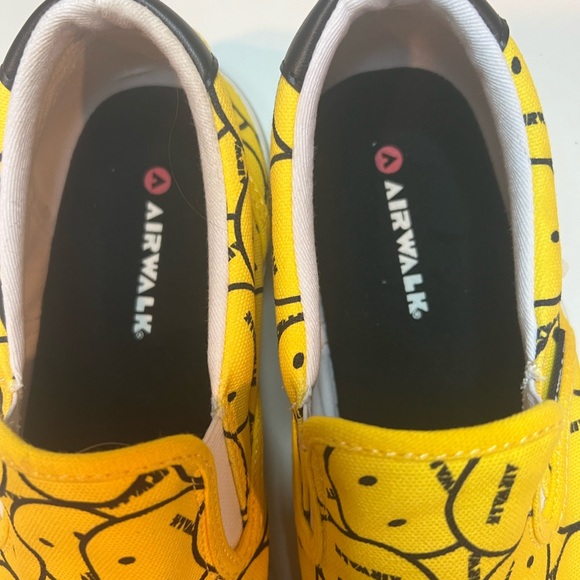 Airwalk Women’s 9.5 NEW slip On Smiley Face Sneakers - Picture 2 of 5